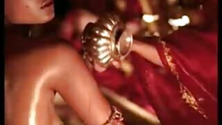 فاتنة سمر في سن سكس عالمي مترجم احترافي المراهقة ستايسي النقدية القفزات على المتضخم الأسود ديك راعية البقر