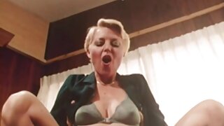اثنين سكس احترافي مترجم مغر الصديقات صنع الحب في الحديقة في وضح النهار